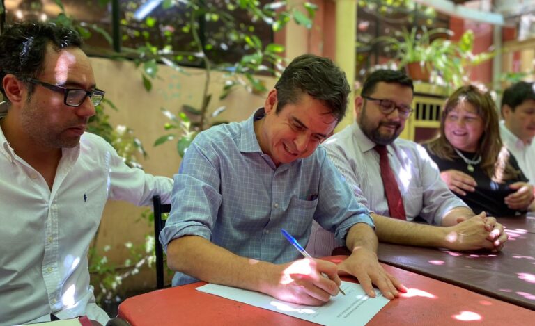 Concejal Francisco Sanz lanzó oficialmente su precandidatura a la alcaldía de Curicó