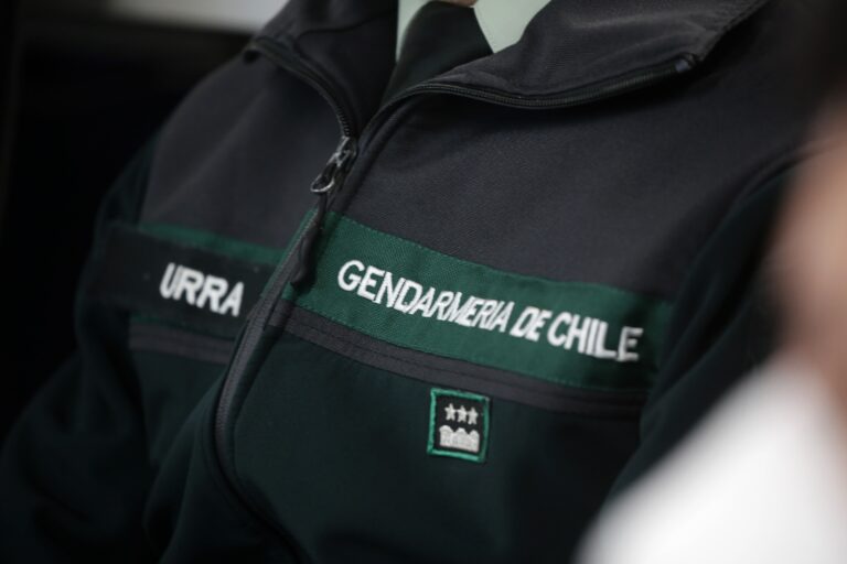 Detienen a gendarme por ingresar teléfonos a la cárcel de Talca