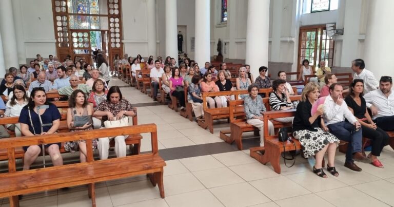 Homenaje religioso a fallecido expresidente Piñera en Curicó contó con asistencia de ex autoridades de sus gobiernos
