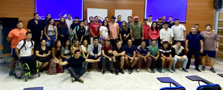 Monitores deportivos curicanos participaron en reunión de capacitación