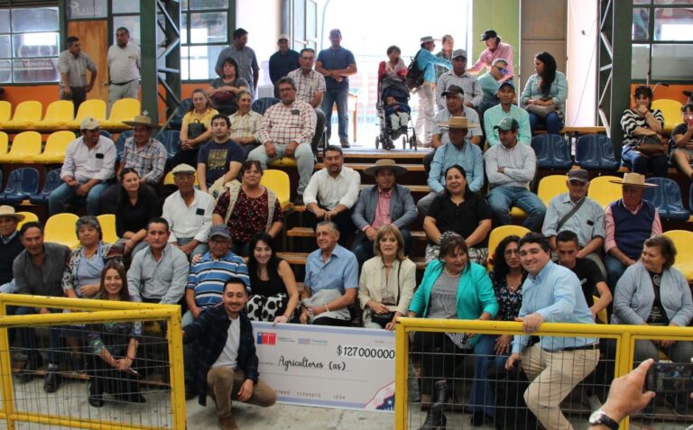 Agricultores de Rauco afectados por inundaciones recibieron bonos de rehabilitación productiva