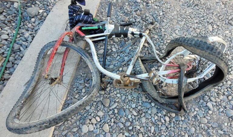 En riesgo vital sigue ciclista de 71 años colisionado por automóvil en Sagrada Familia