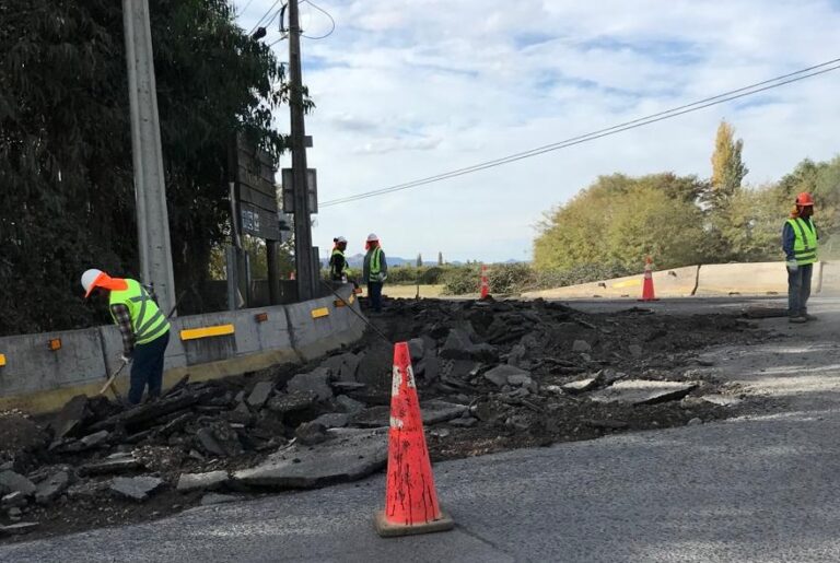 Municipio de Rauco destaca trabajos de mantención en intersección de rutas J-60 y J-40