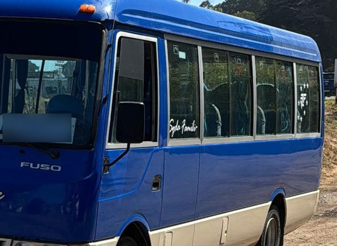 Madre acusa a choferes de minibuses entre Sagrada Familia y Curicó por discriminación a estudiante