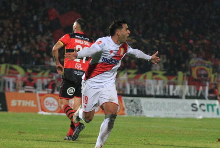 ¡Partidazo! Curicó Unido logra un agónico triunfo en el Clásico del Maule