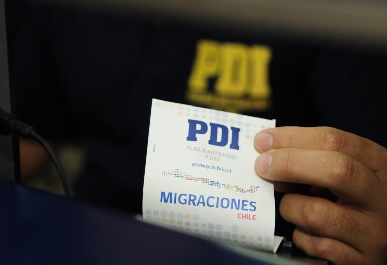 PDI de Curicó detuvo a extranjeros con documentación falsificada