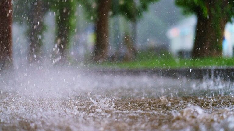 Municipio de Molina monitorea situación comunal por lluvias durante sistema frontal