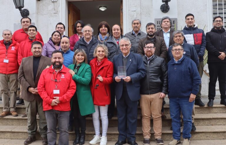 Municipio de Molina otorgó reconocimiento a Pedro Figueroa por sus 60 años de servicio público en Curicó