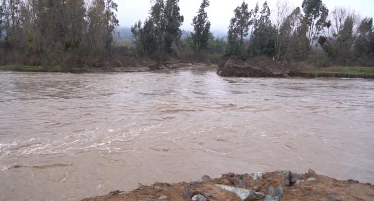 Senapred declaró Alerta Roja en cinco comunas del Maule por crecida del Río Mataquito