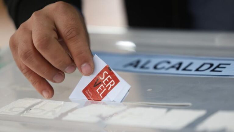 Cadem: Bordachar lidera intención de voto para alcaldía de Curicó seguido por Morales y Ahumada