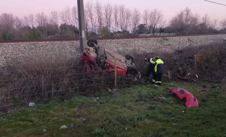 Dos personas fallecidas en accidente: se investiga adelantamiento imprudente