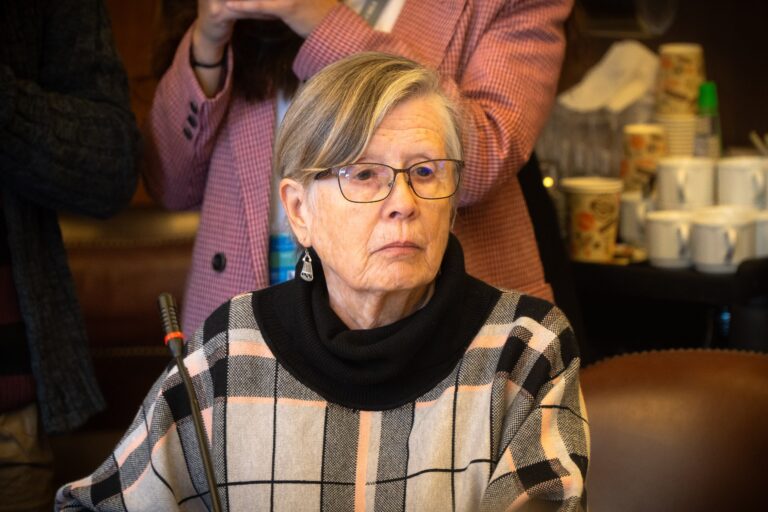 Caso Cartas: Diputada Bulnes sostiene que investigación determinará si responsabilidad es del HRT o de Correos