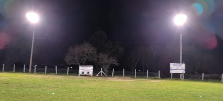 Club Deportivo Santa Rosa iluminó por primera vez su cancha