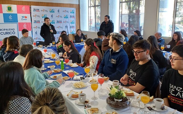 Municipio de Curicó celebró el Día Internacional de la Juventud