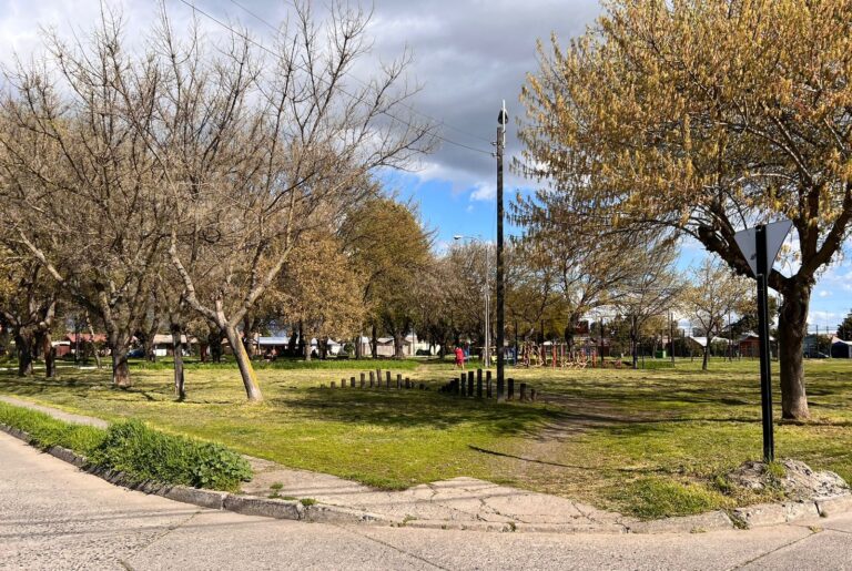 Serviu adjudicó a constructora Amulen la remodelación de la Plaza Maturana de Molina