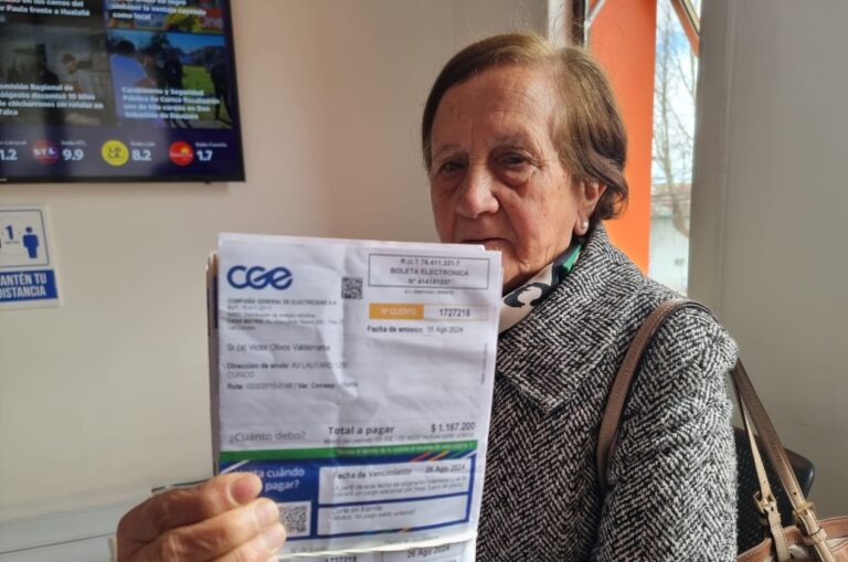 Adulto mayor denuncia excesivo cobro de luz: "La CGE me está robando"
