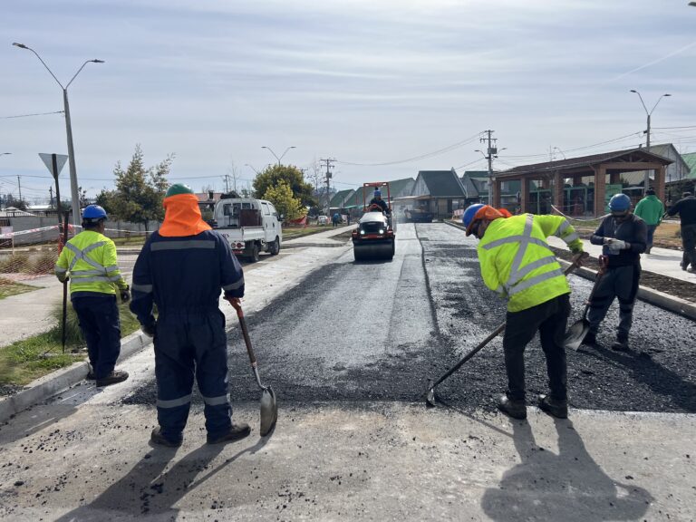 Municipio de Romeral inició asfaltado en nuevo tramo de Avenida Brasil