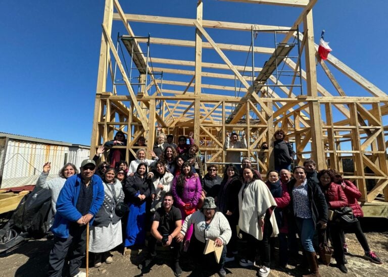 Avanza construcción de Centro Recreativo de Molina en balneario de Duao