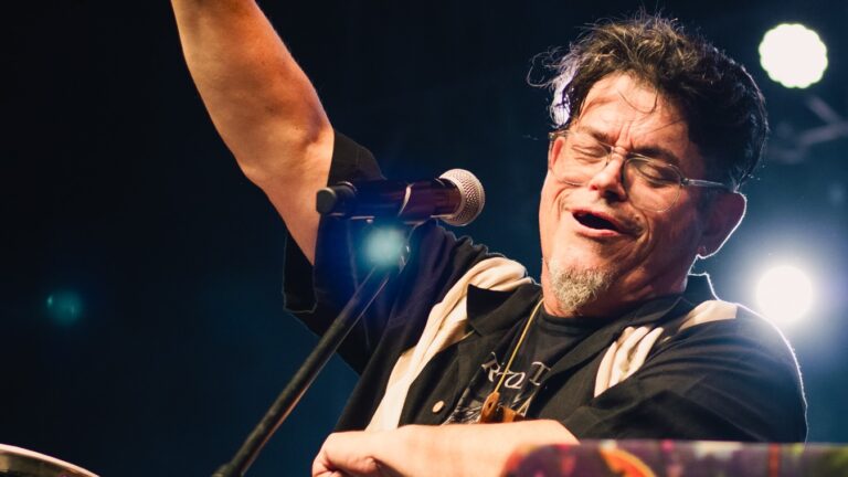 ¡Joe Vasconcellos en San Javier! Cultura Vino se llena de ritmo con sus grandes éxitos