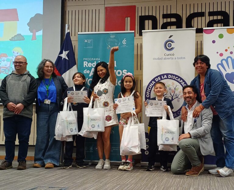 Municipio de Curicó realizó premiación del concurso Pinceles de Cambio 2024