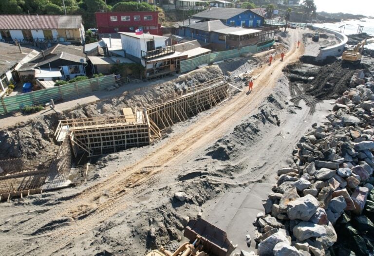 MOP reporta avances de tres obras en borde costero en la provincia de Curicó