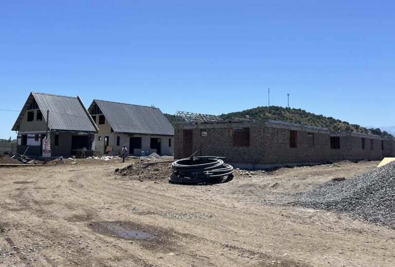 Alcalde de Romeral destaca avance de construcción de casas para Conjunto Habitacional Doña Paula