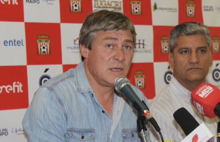 Bechtholdt, Riffo, Varas y Aliaga: Confirman salidas en Curicó Unido