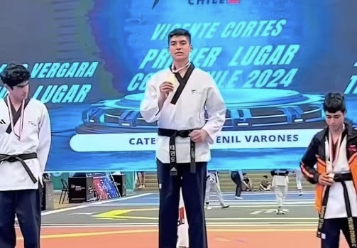 Vicente Cortés se tituló campeón nacional juvenil de taekwondo