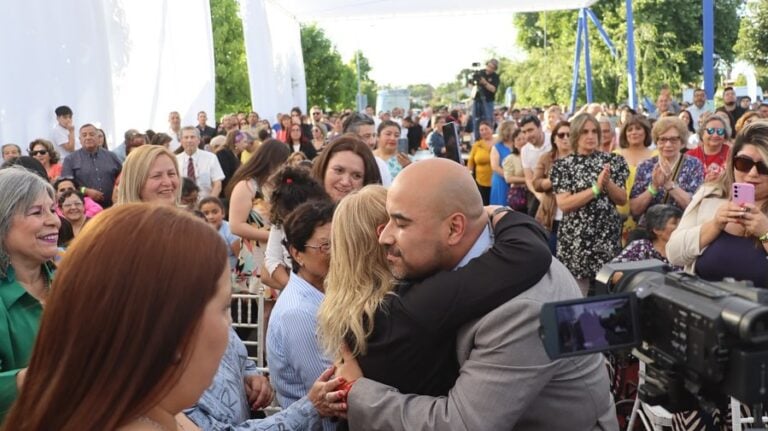 Histórico cambio de mando en Molina: Nuevo alcalde asume en plaza de Lontué con presencia de Andrés Zaldívar