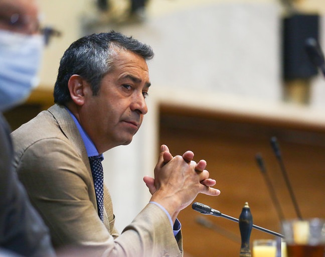 Diputado Sepúlveda acusa trato diferenciado entre artesanales e industriales tras desaparición de pescadores