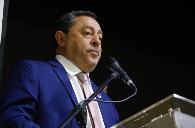 Alcalde de Villa Alegre acusa negligencia médica en SAR que está bajo su administración