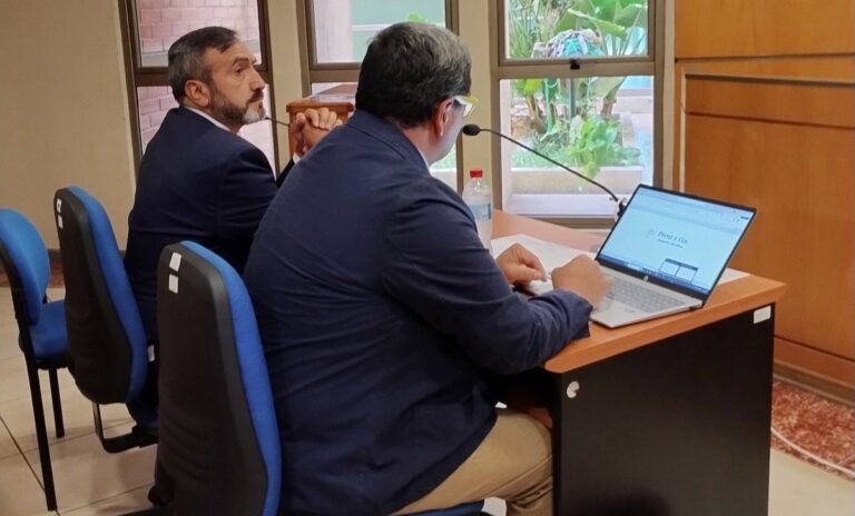 Tribunal cambia la prisión preventiva por arresto domiciliario total para diputado Francisco Pulgar