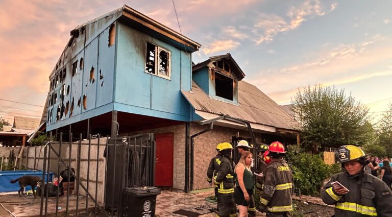 Incendio en Sagrada Familia destruye vivienda de voluntario bomberil 