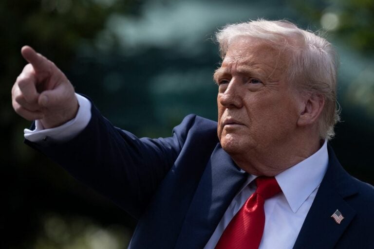 Donald Trump congela 2.200 millones de dólares a Harvard tras rechazar sus exigencias