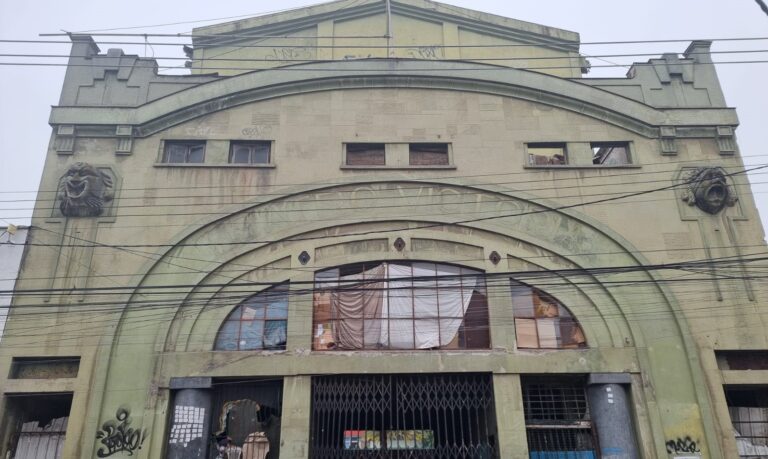 ¡Histórico! Ministerio de las Culturas confirma compra del Teatro Victoria para depósito arqueológico en Curicó