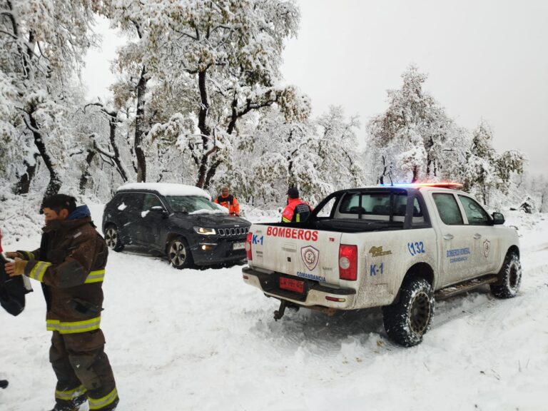 Rescatan con vida a los cuatro extraviados restantes en la precordillera de Romeral