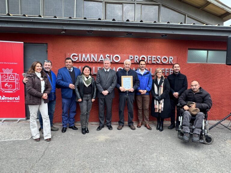 Gimnasio Municipal de Romeral es nombrado "Profesor Guillermo Mellaffe" en emotivo homenaje