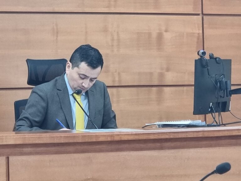 Mantienen prisión preventiva a imputado por robo, extorsión y abuso sexual en contra de estudiante de derecho