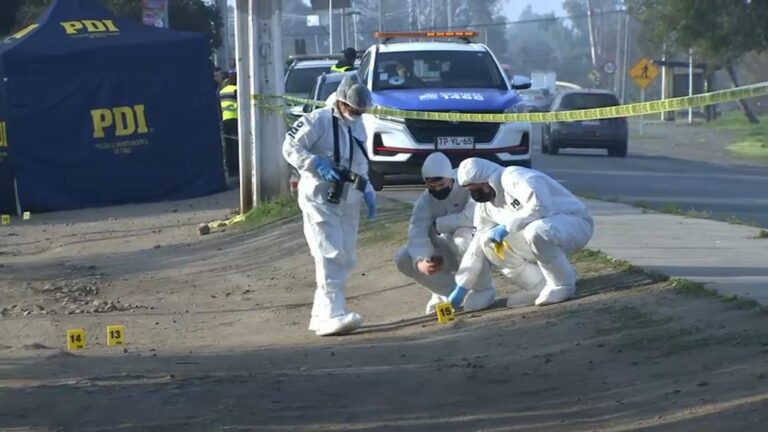 Dos hombres son asesinados a balazos en una cancha de fútbol en Colina