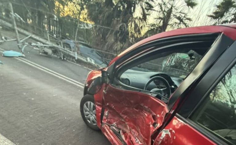 Tres personas resultan lesionadas tras violenta colisión en sector Quicharco de Rauco