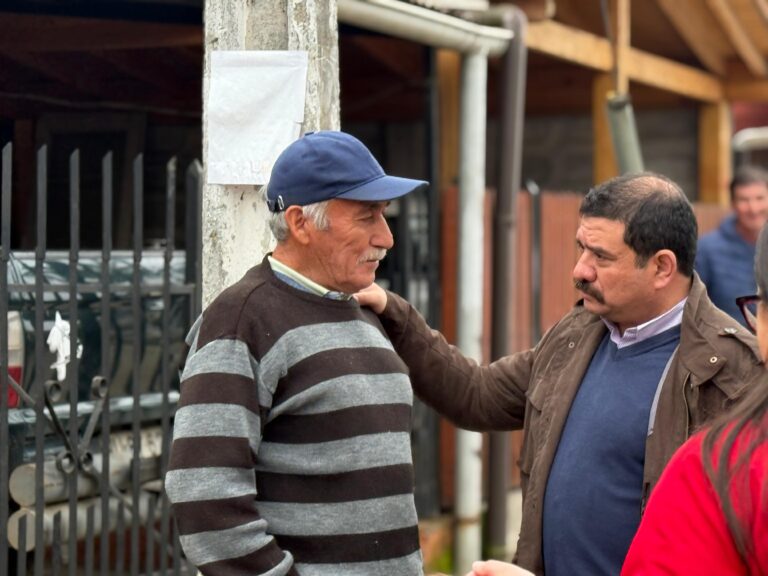 Alcalde de Licantén lidera recorrido para levantar necesidades de vecinos en Villa El Bosque
