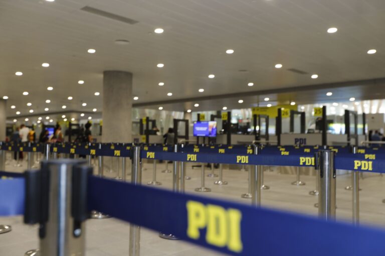 PDI de Curicó detiene en Duao a ciudadana colombiana con orden de expulsión