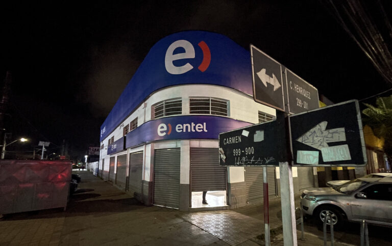 Millonario "Turbazo" en Entel: Delincuentes roban celulares avaluados en más de tres millones de pesos