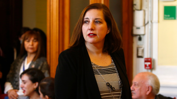 Senadora Vodanovic presentará proyecto para suspender licencia de pesca por cruce de límites marítimos