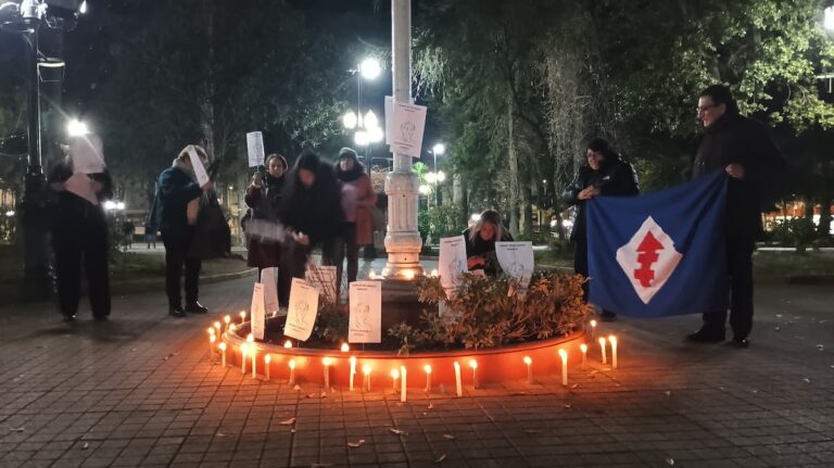 Velatón en Curicó por concejala desaparecida de Villa Alegre: DC manifiesta desilusión por baja convocatoria y exige mantener búsqueda