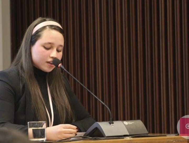 Curicana Martina Figueroa funda la primera academia gratuita de astronomía en Latinoamérica