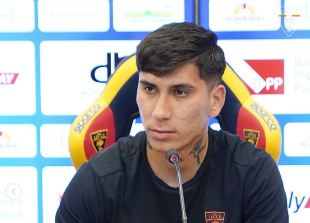 Matías Pérez tuvo su primera conferencia de prensa en el Lecce