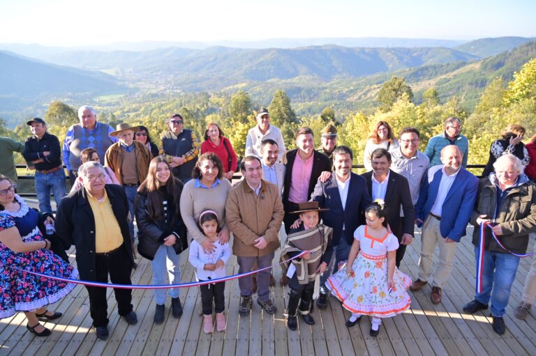 Inauguran en Vichuquén el nuevo Mirador La Virgen para potenciar el turismo local