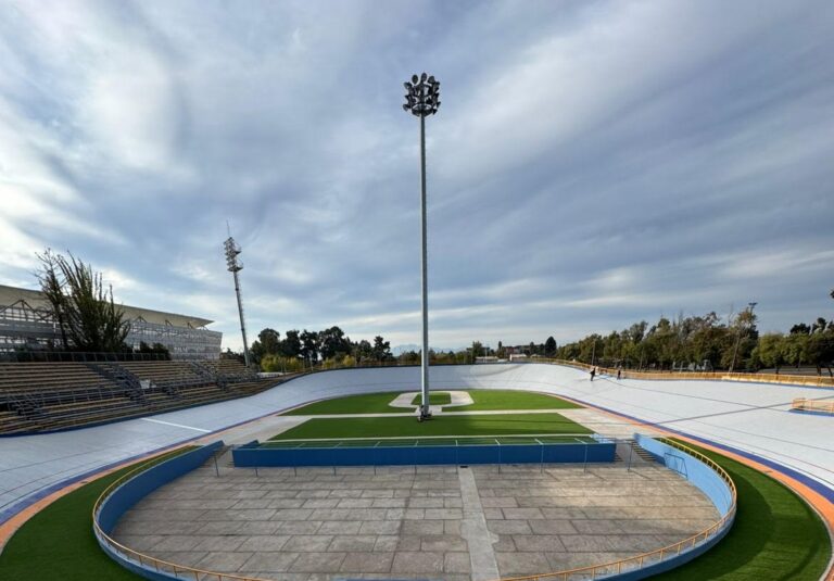 Exigen auditoria al IND: Ciclistas denuncian graves deficiencias en el velódromo de Curicó