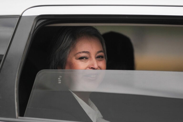 Denuncian a Jeannette Jara por presunta campaña anticipada y uso de recursos públicos en acto político